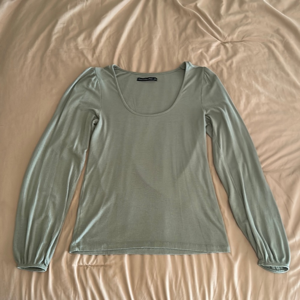 Abercrombie & Fitch Long Sleeve Scoop Neck Shirt